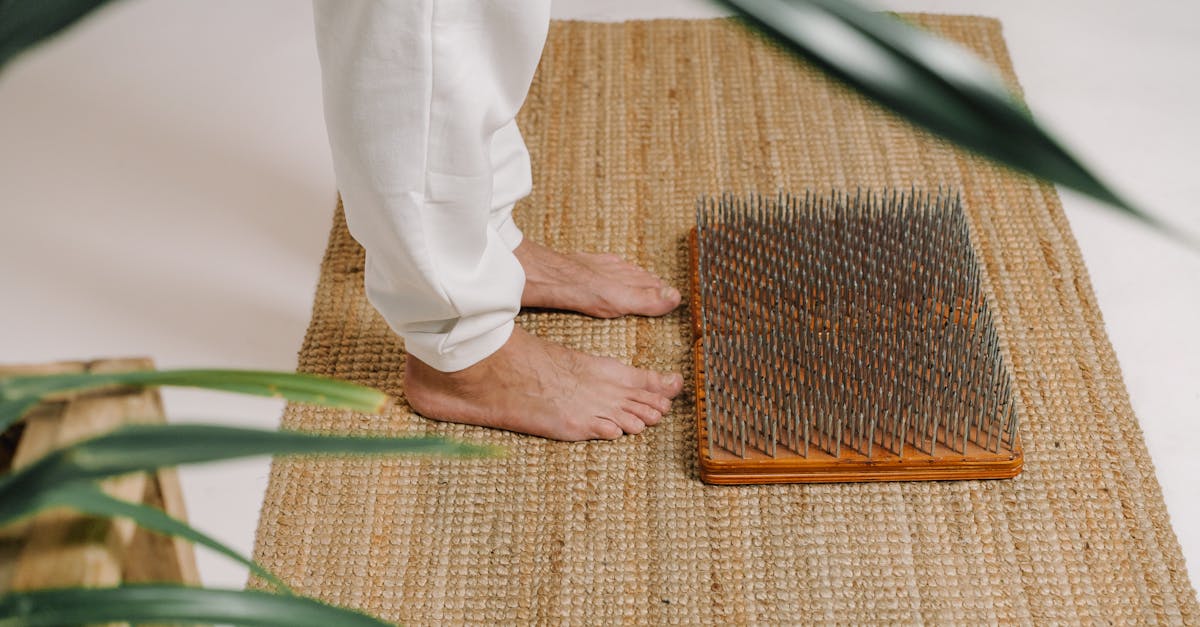 découvrez les bienfaits de notre tapis d'acupression, conçu pour soulager le stress, réduire les douleurs musculaires et favoriser la relaxation. idéal pour une utilisation à domicile, il stimule les points d'acupression pour un bien-être optimal.