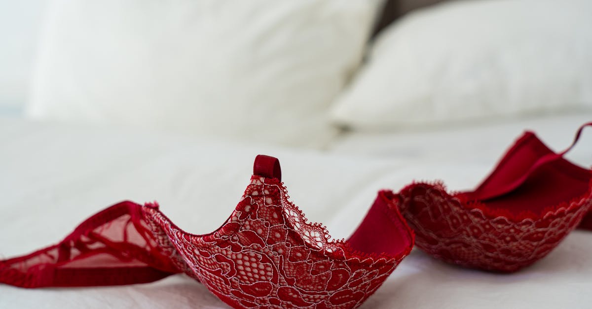 découvrez notre large sélection de lingerie élégante et sexy, conçue pour sublimer votre silhouette et vous offrir un confort inégalé. trouvez le style qui vous correspond parmi nos modèles raffinés et variés.