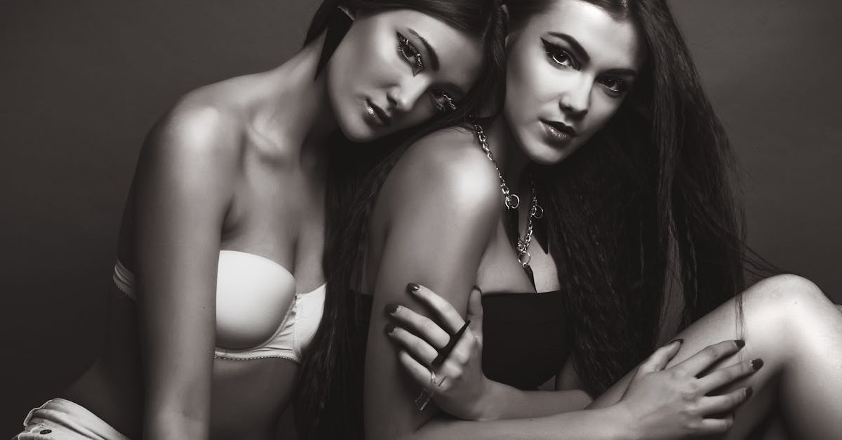 découvrez notre collection de lingerie élégante et confortable, conçue pour sublimer votre silhouette. que vous cherchiez des ensembles délicats ou des pièces audacieuses, trouvez le style qui vous correspond et mettez en valeur votre féminité.