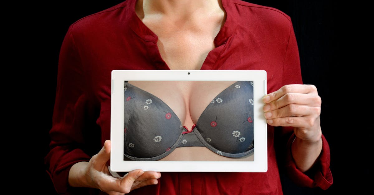 découvrez notre collection de lingerie raffinée et séduisante, alliant confort et élégance. trouvez la pièce parfaite pour chaque occasion, que ce soit pour vous faire plaisir ou pour surprendre. explorez des styles variés et des matériaux délicats pour sublimer votre silhouette.