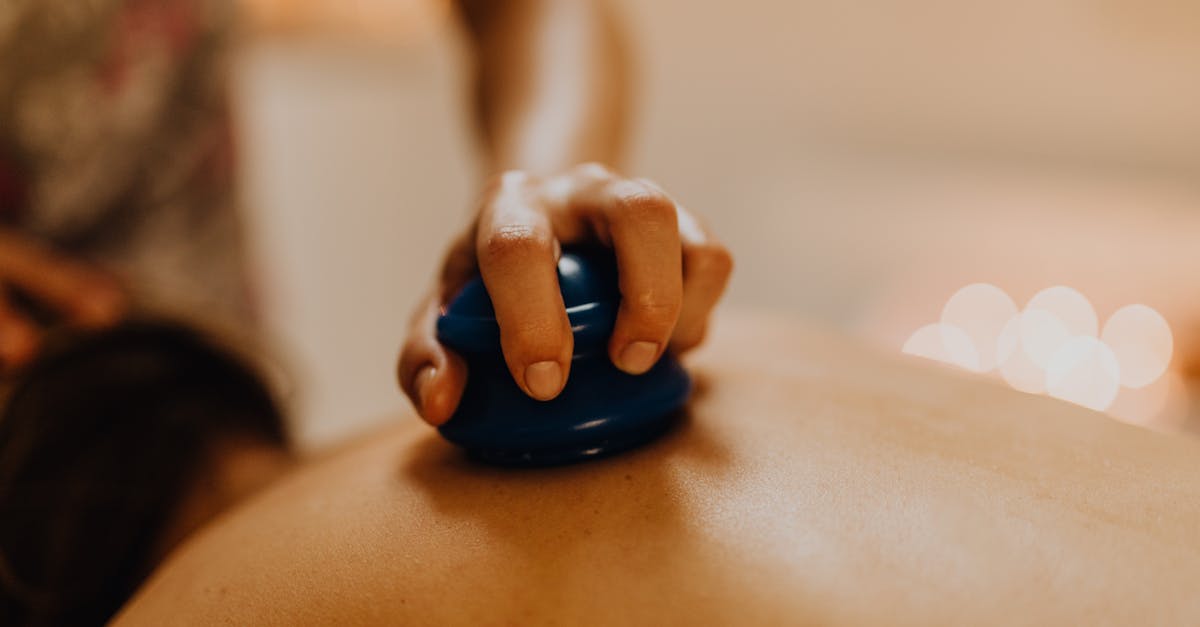 découvrez l'acupression, une méthode de guérison ancestrale qui utilise la pression des points stratégiques sur le corps pour soulager le stress, améliorer la circulation et favoriser le bien-être général. explorez ses bienfaits et apprenez des techniques simples à appliquer au quotidien.