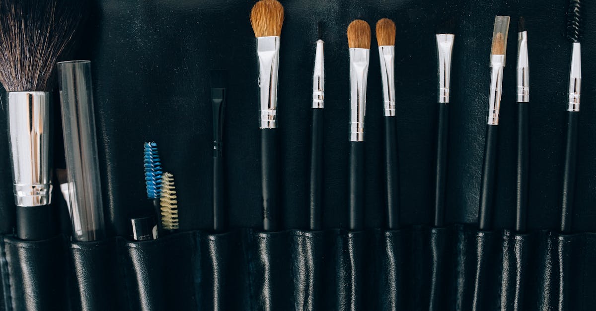 découvrez des astuces innovantes pour organiser votre maquillage de manière efficace et élégante. transformez votre routine beauté grâce à des conseils pratiques pour un espace de travail fonctionnel et esthétique.