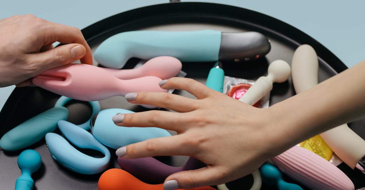 découvrez notre sélection de sex toys pour pimenter votre intimité en solo ou en couple. choisissez parmi une large gamme de produits adaptés à tous les désirs et toutes les envies. livraison discrète et conseils personnalisés.